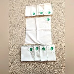 Vtg White Cotton Napkins Set of 8 Green Floral Embroidered Applique Dinner Lunch